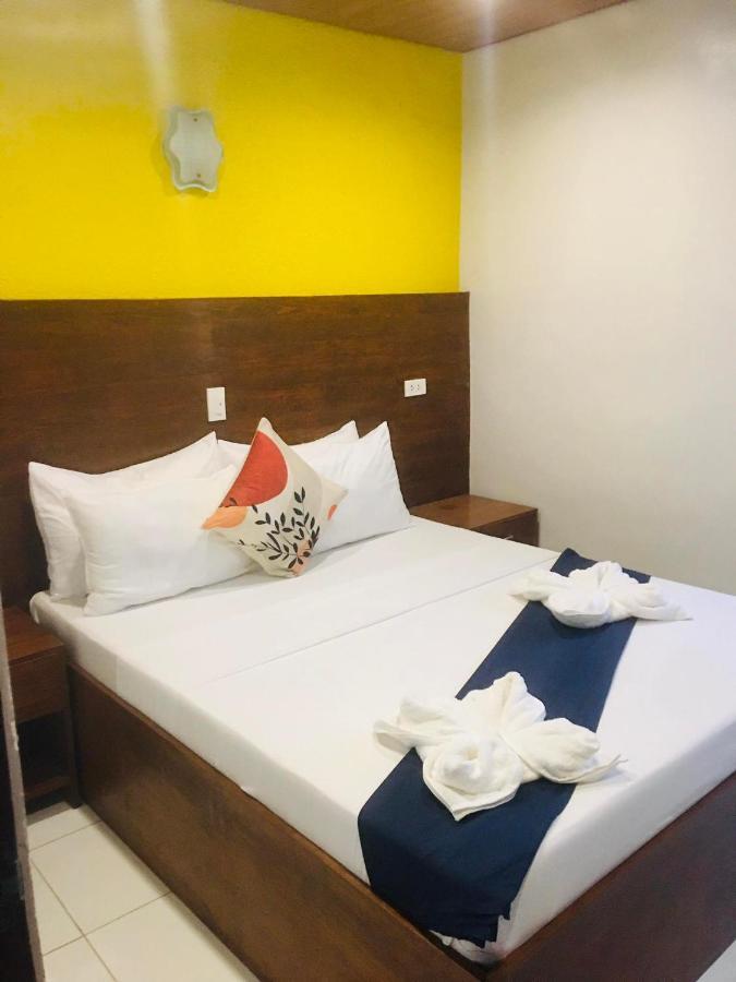 A&A Abe Bayfront Inn โกรอน ภายนอก รูปภาพ
