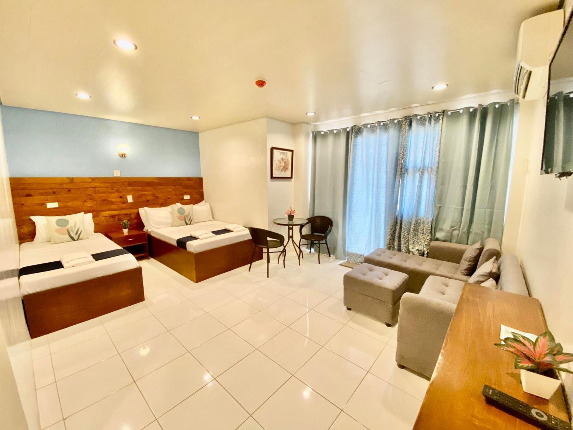A&A Abe Bayfront Inn โกรอน ภายนอก รูปภาพ