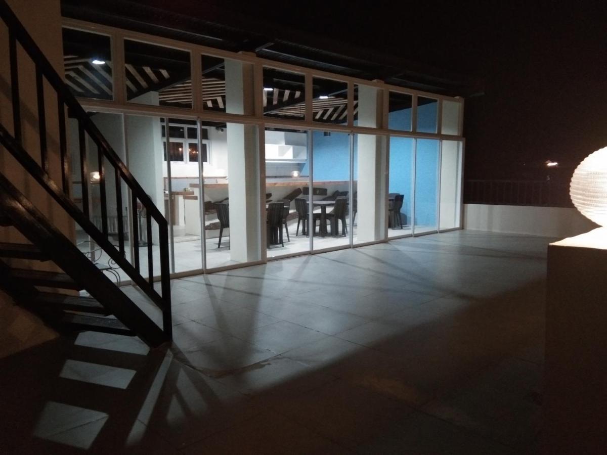 A&A Abe Bayfront Inn โกรอน ภายนอก รูปภาพ